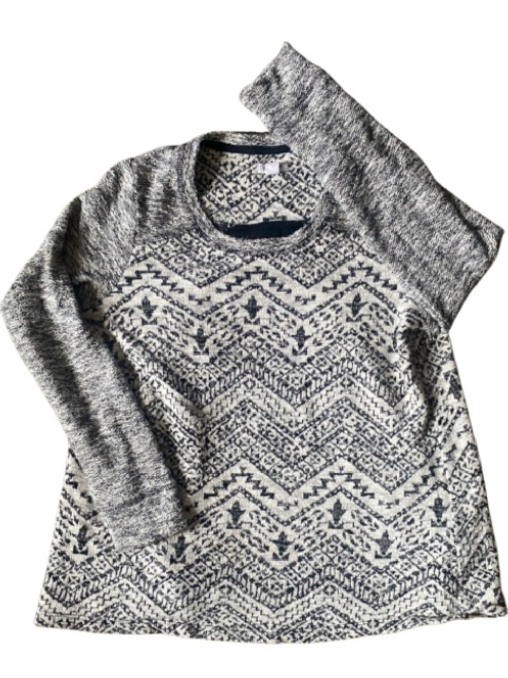 Westport Gray and White Patterned Crewneck Women’s Sweater Size M